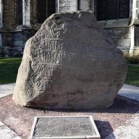 France - Réplique de la Pierre de Jelling offerte par la Fondation danoise Carlsberg à la ville de Rouen - Photo: Dr János Korom